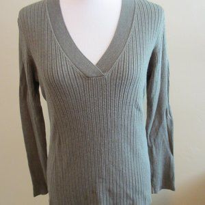 CHICO'S GREEN LONG SLEEVED W-NECK SWEATERM SIZE 1